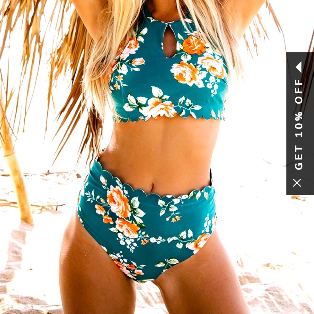 NWT adorable scalloped cupshe bikini size medium